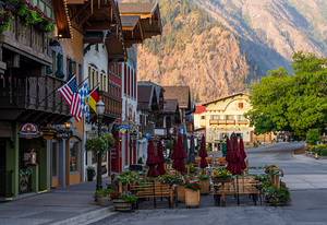 Front street of Leavenworh WA with Alpine German restaurants and
