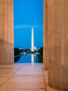 Washington monument reflecting from Jefferson