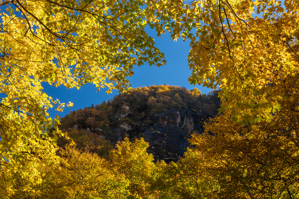 View of the rocky peaks of Smugglers Notch by Steve Heap