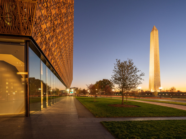 Reflection of Washington Monument by Steve Heap
