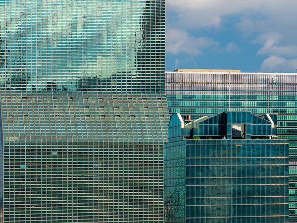 Hundreds of office windows in New York skyscraper by Steve Heap