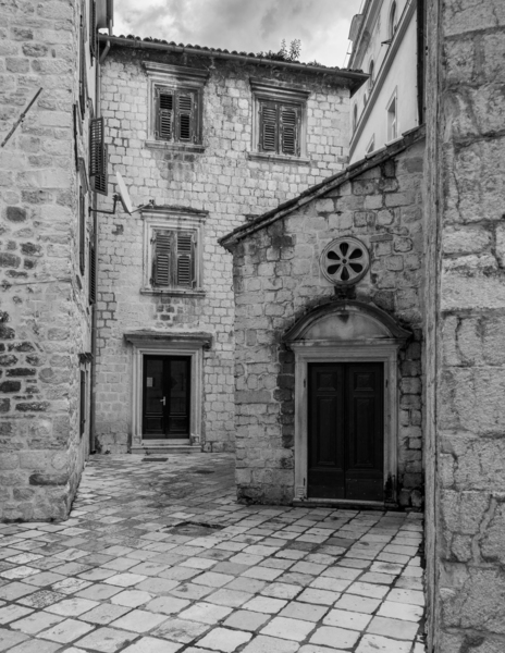 Narrow streets in Kotor in black and white by Steve Heap