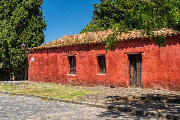 Red house in Unesco historical town of Colonia del Sacramento by Steve Heap
