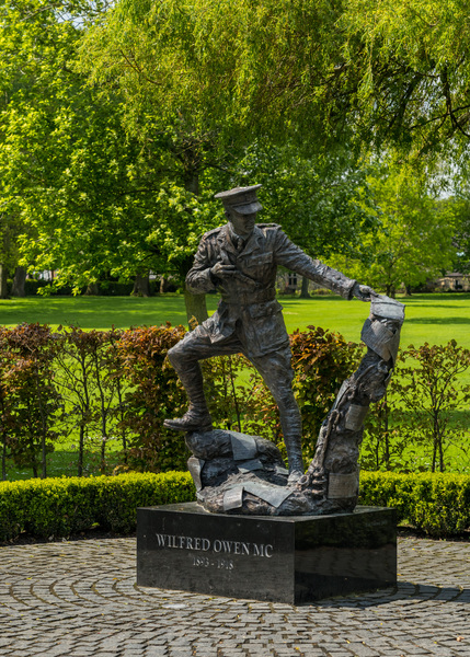  Wilfred Owen statue in Oswestry park in Shropshire by Steve Heap