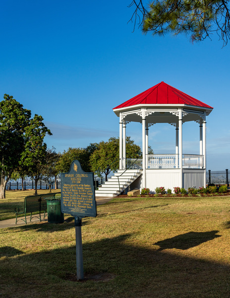 Townscape of Natchez in Mississippi with old bandstand by Steve Heap