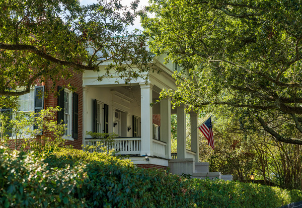 Facade of antebellum home in Natchez in Mississippi by Steve Heap