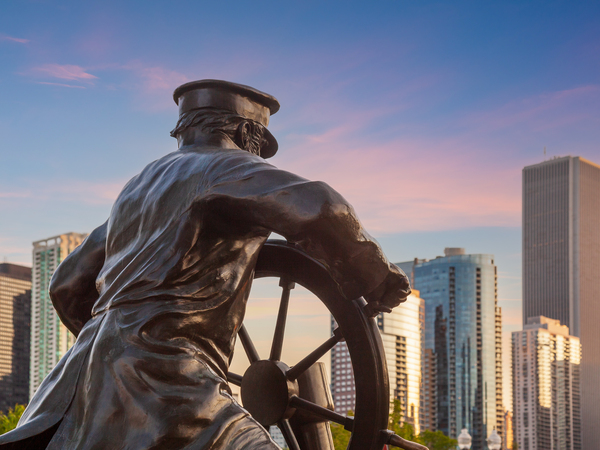 Captain on the Helm statue in Chicago by Steve Heap