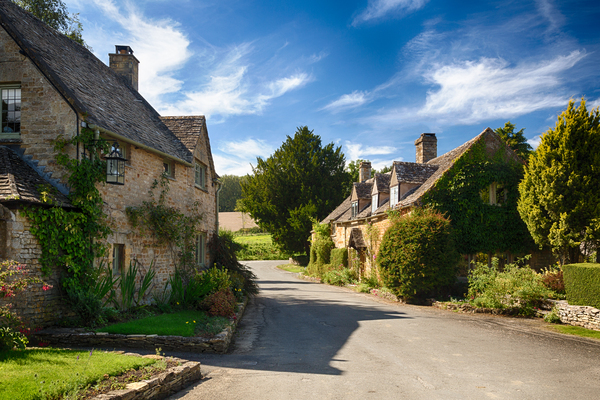Old cotswold stone houses in Icomb by Steve Heap