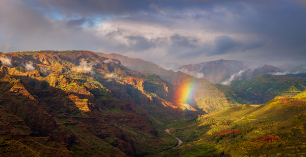 Dramatic rainbow over Waimea Canyon by Steve Heap