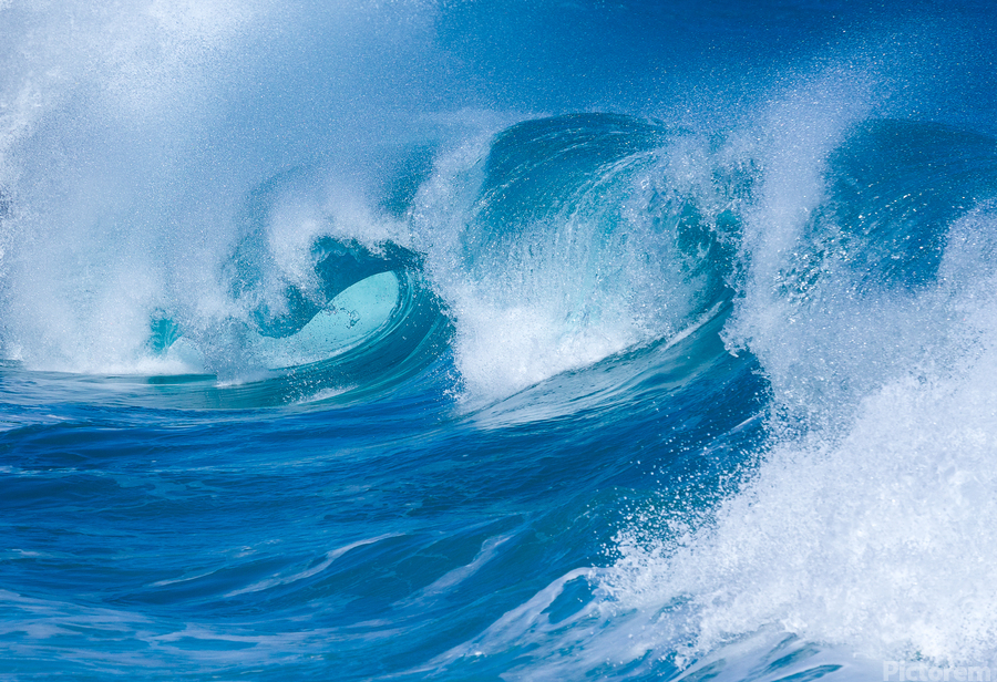 Powerful waves break at Lumahai Beach Kauai  Imprimer