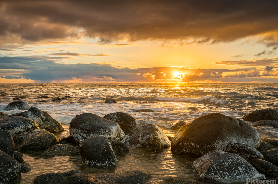 Sunset over rocks from Kee Beach  Imprimer