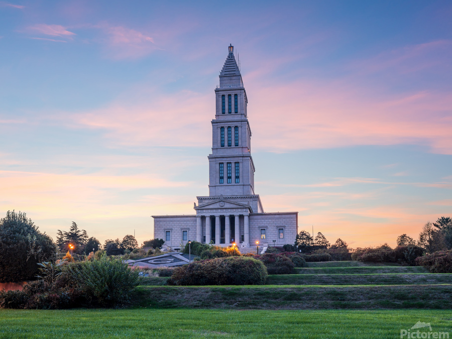 Sunset at the George Washington Masonic National Memorial in Ale  Print