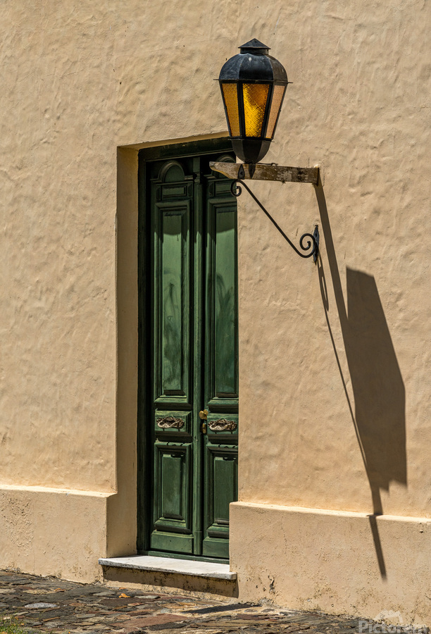 Street lamp in Unesco historical town of Colonia del Sacramento  Imprimer
