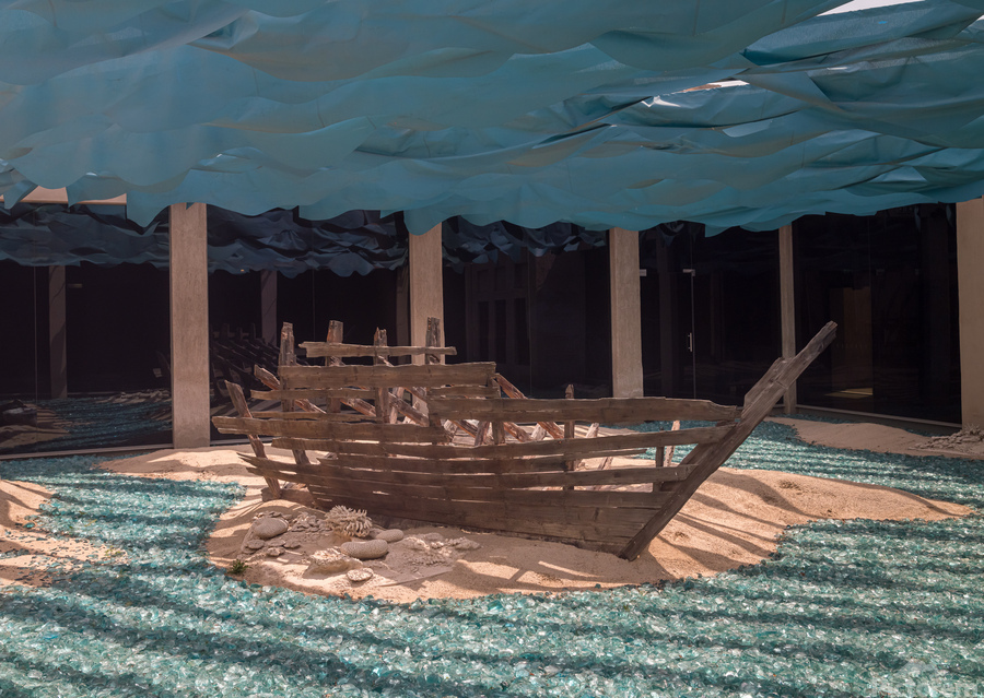 Dhow wreck in Al Shindagha district and museum in Dubai  Imprimer