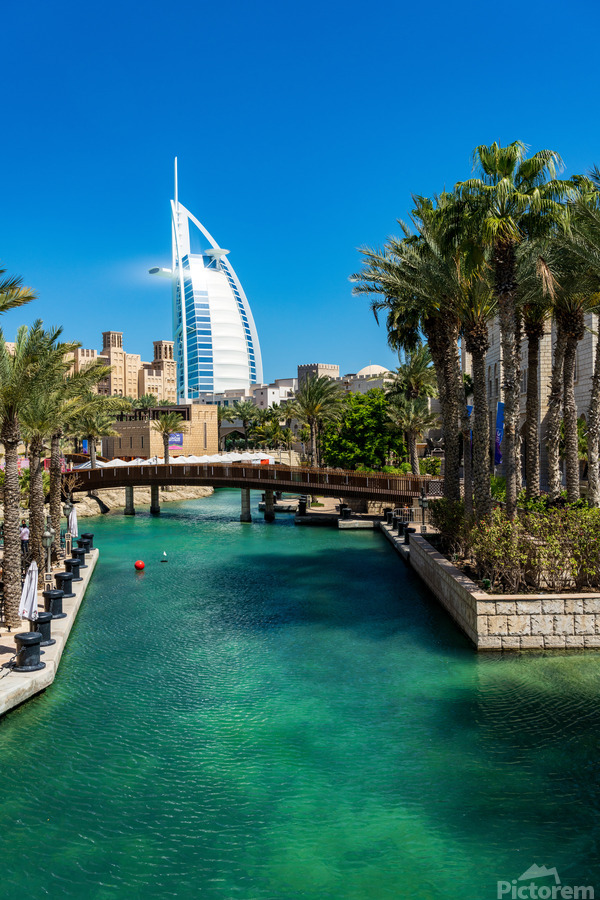 Artificial waterways around Souk Madinat Jumeirah in Dubai  Imprimer