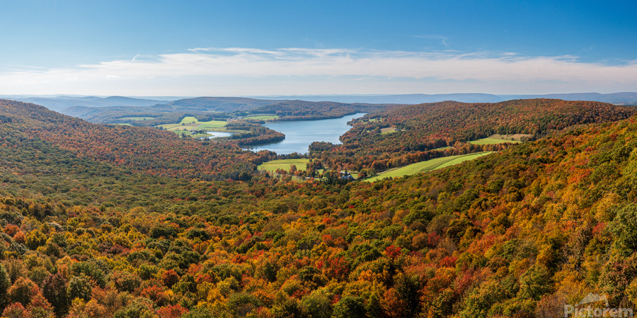 View of the fall colors of Pennsylvania to High Point Lake  Imprimer