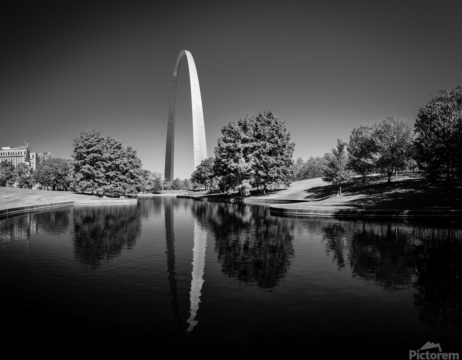 Monochrome Gateway Arch of St Louis Missouri reflecting in the l  Print