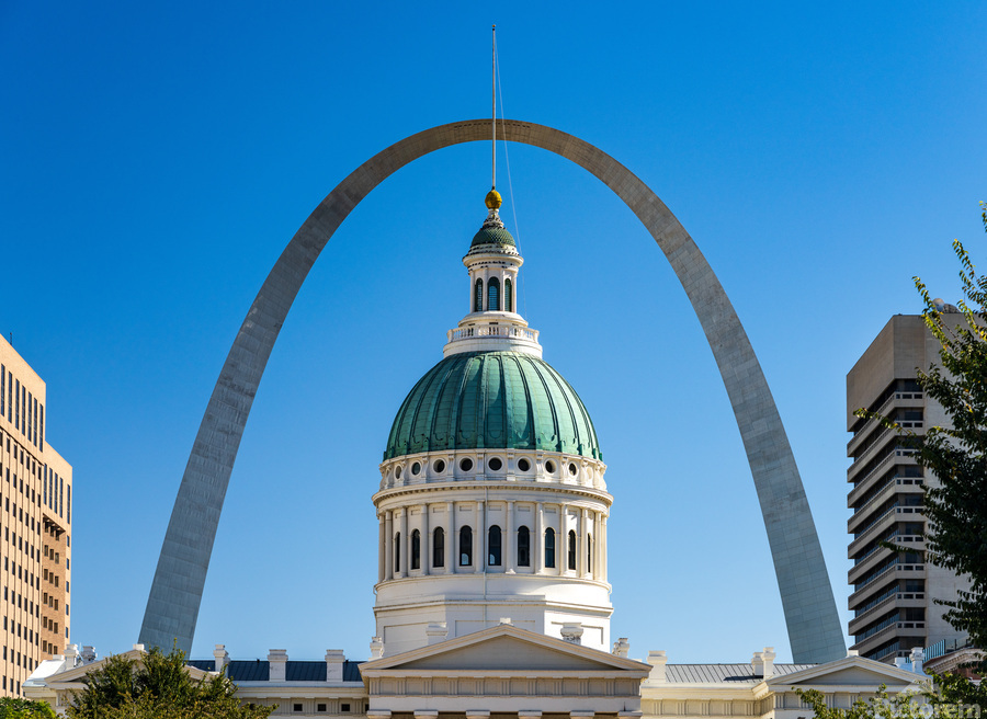 Dome of Old Courthouse in St Louis Missouri against Gateway arch  Print