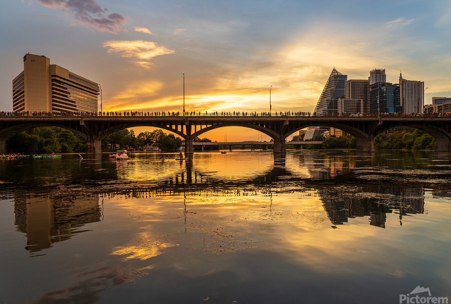 Waiting for Bats - Crowd on Congress Avenue bridge Austin  Imprimer
