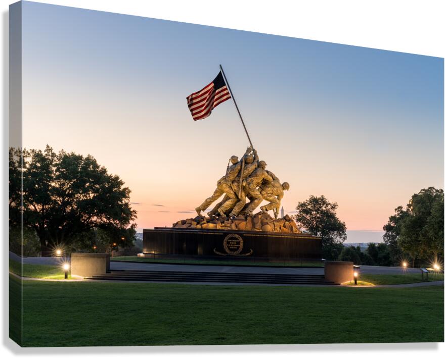 Iwo Jima Memorial at dawn as sun rises  Impression sur toile