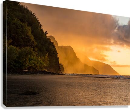 Sunset over the receding mountains of the Na Pali coast of Kauai  Impression sur toile