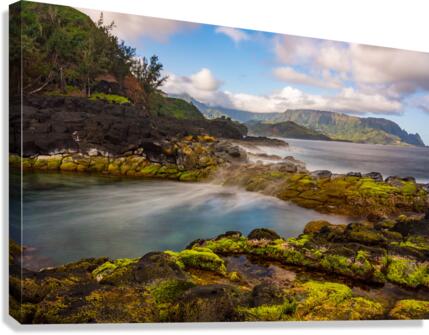 Long exposure image of the pool known as Queens Bath on  Kauai  Impression sur toile