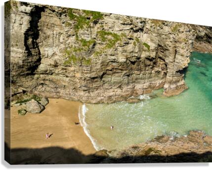 Children playing on beach near Tintagel in Cornwall  Impression sur toile
