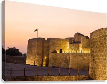 Old Bahrain Fort at Seef at sunset  Impression sur toile
