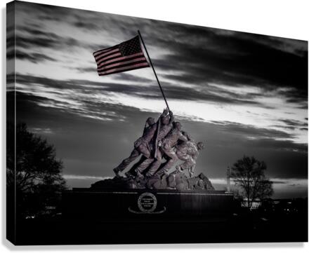 B&W image of Iwo Jima Memorial at dawn   Impression sur toile