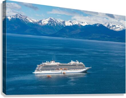 Viking Orion anchored at Icy Strait Point in Alaska  Impression sur toile