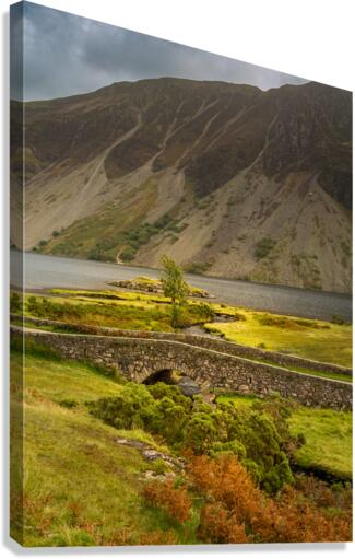 Stone bridge over river by Wastwater  Impression sur toile