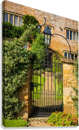 Old cotswold stone house in Ilmington  Canvas Print