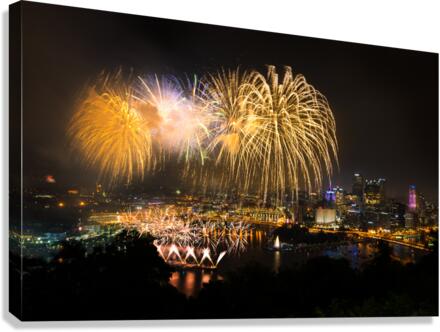Fireworks over Pittsburgh for Independence Day  Impression sur toile