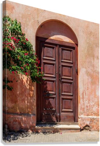 Wooden door in Unesco historical town of Colonia del Sacramento  Impression sur toile