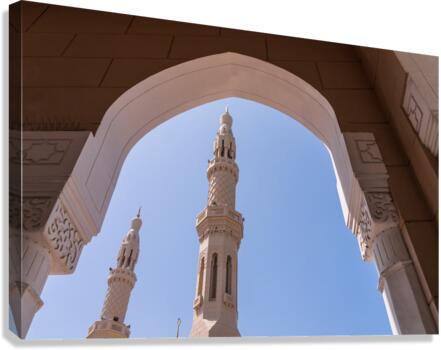 Jumeirah Mosque in Dubai which is open to visitors for education  Canvas Print