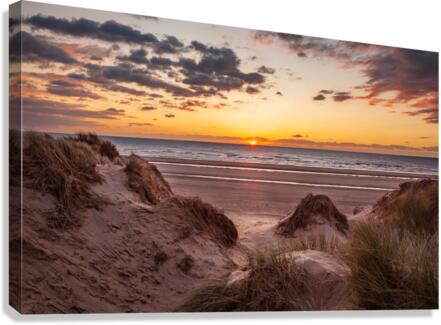 Sunset over Formby Beach through sand dunes  Impression sur toile