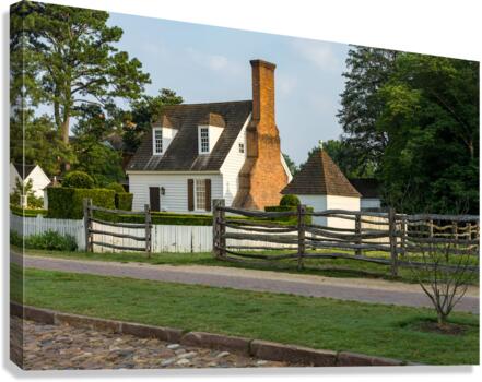 Old cottage and garden in Williamsburg Virginia  Canvas Print
