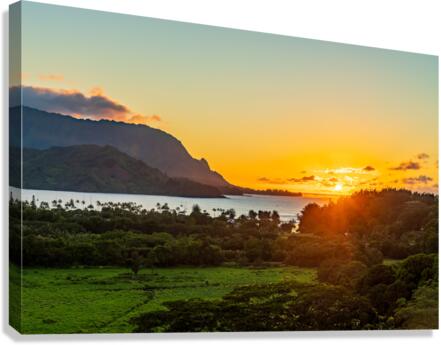 Sunset over Hanalei bay from overlook on the road  Impression sur toile