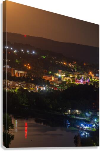 Supermoon rises in the sky above Morgantown in West Virginia  Impression sur toile