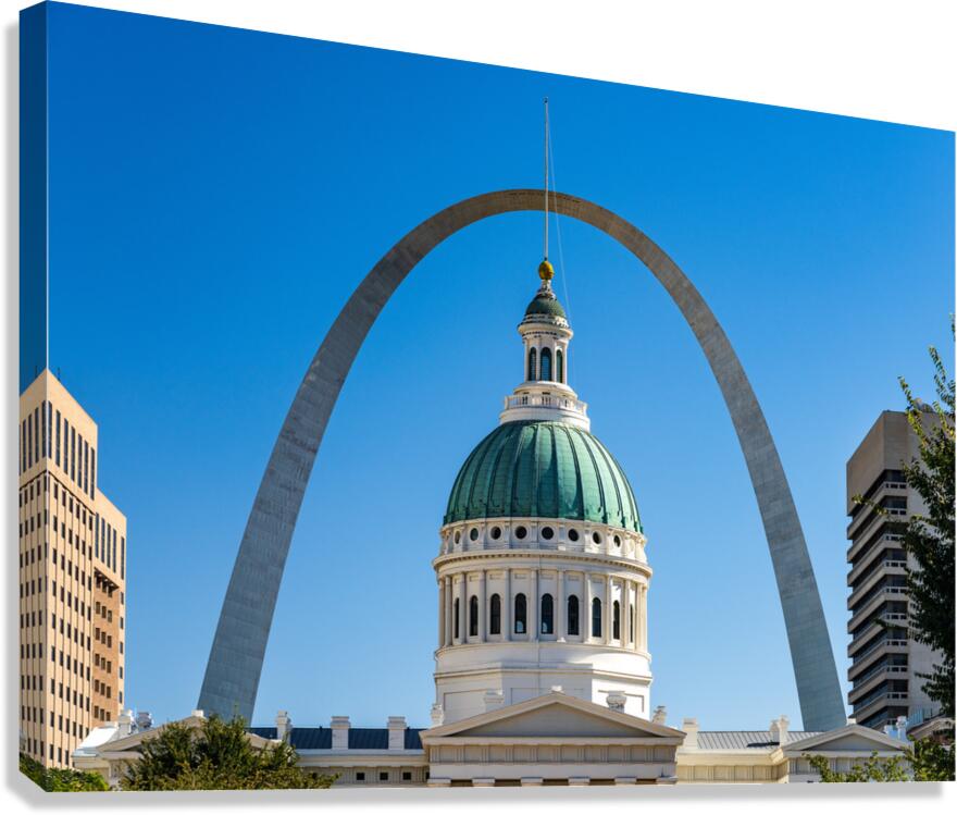 Dome of Old Courthouse in St Louis Missouri against Gateway arch  Canvas Print