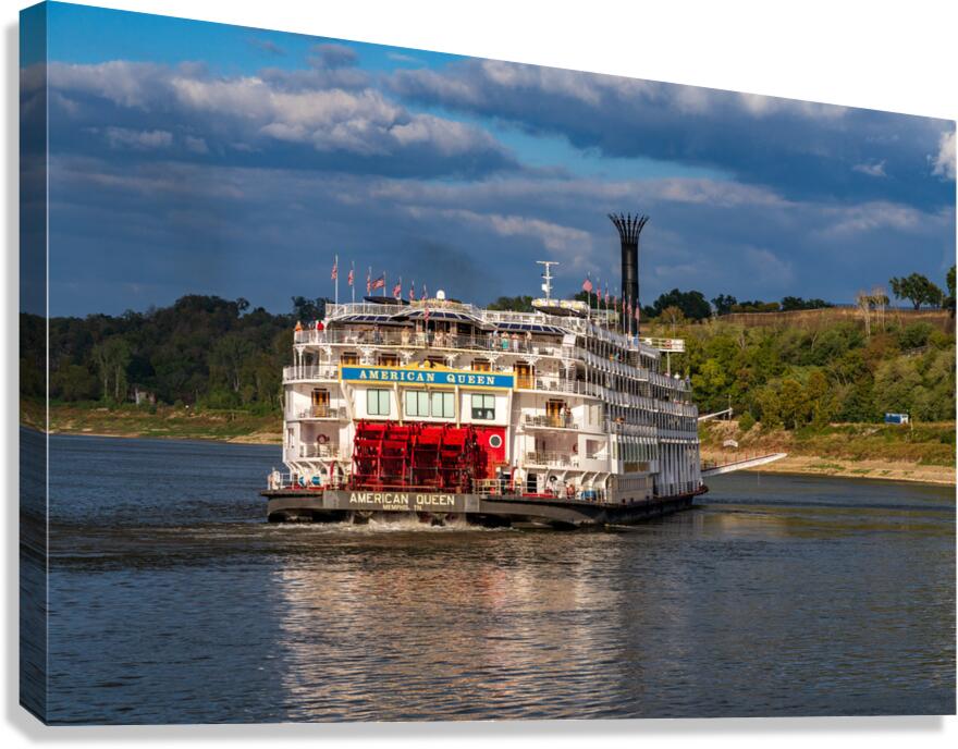 Paddle Steamer American Queen departs from Natchez Mississippi  Canvas Print