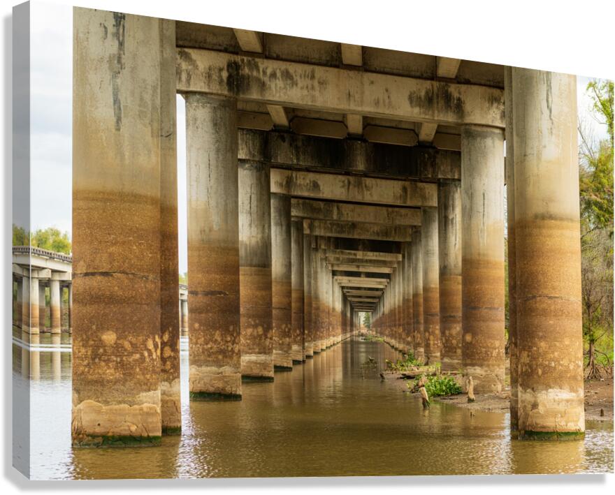Supporting pillars of I-10 bridge above Atchafalaya basin in Lou  Impression sur toile