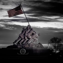 B&W image of Iwo Jima Memorial at dawn 