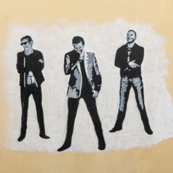 Wall painting of the pop group Muse 