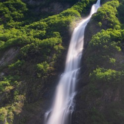 Dramatic waterfall of Bridal Veil Falls in Keystone Canyon
