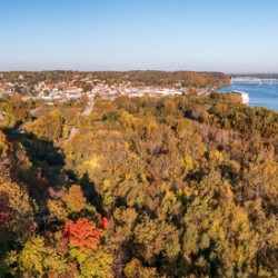 Lovers Leap overlook in Hannibal Missouri with townscape