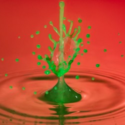 Water droplet collision - Christmas Tree