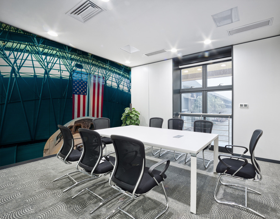 Space shuttle Discovery in its final home Wall Printing