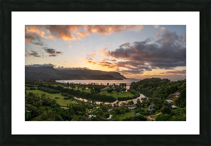 Panorama view of sunset over Hanalei Bay Kauai Impression et Cadre photo