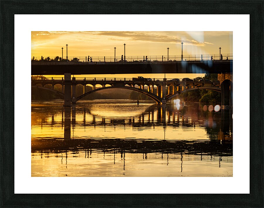 The Pfluger pedestrian bridge with the Lamar Boulevard bridge be Impression et Cadre photo